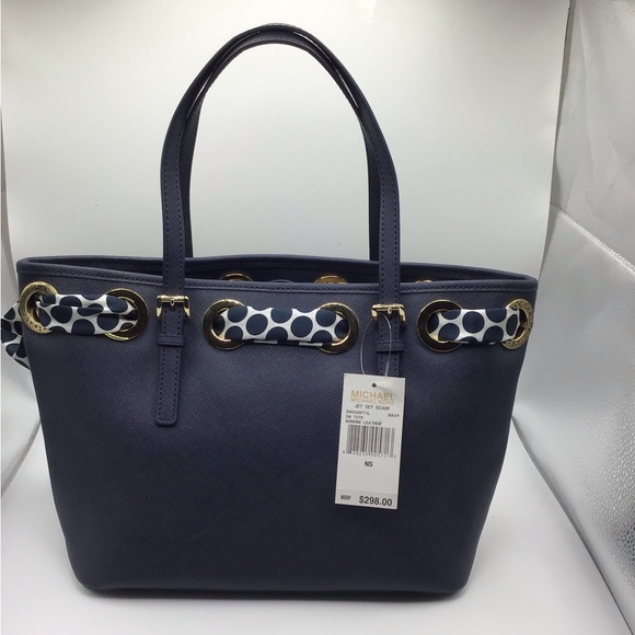 MICHAEL KORS NWT GORGEOUS NAVY LEATHER TOTE BAG WITH BLUE/ WHITE POLKA DOT SCARF - Picture 2 of 11